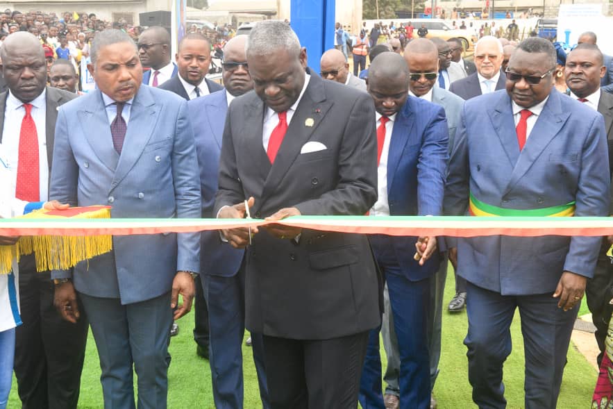le Premier Ministre, Chef du Gouvernement Anatole Collinet MAKOSSO a mis en service l'infrastructure de La Congolaise Des Eaux 
