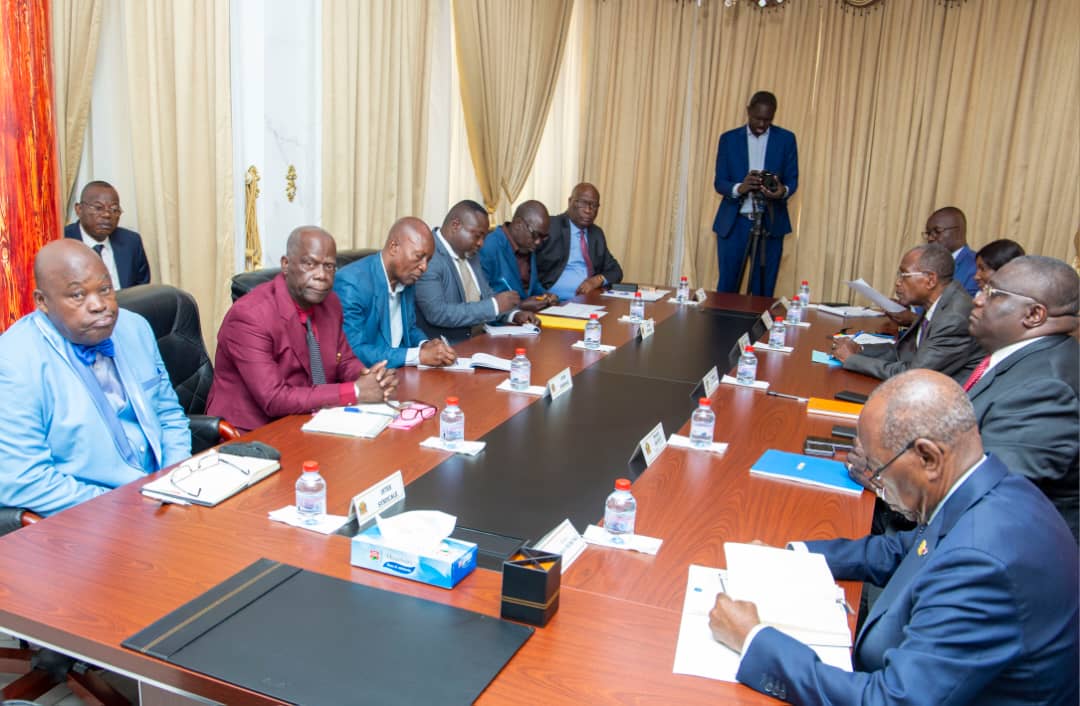 Chef du Gouvernement Anatole Collinet MAKOSSO et l'intersyndicale du secteur de la Santé