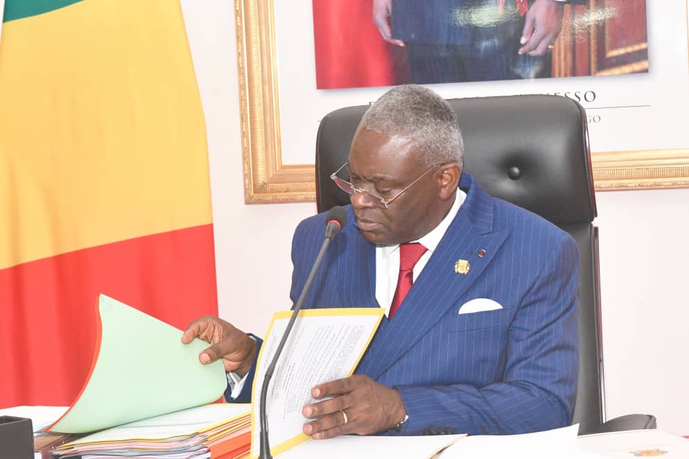 Ce Mercredi 18 Octobre 2023, le Premier Ministre, Chef du Gouvernement Anatole Collinet MAKOSSO a présidé la réunion du Conseil de Cabinet au Palais des Congrès.

