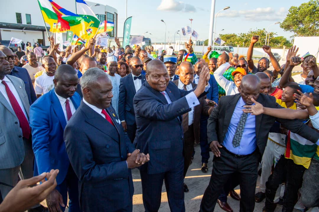 t, le Premier Ministre, Chef du Gouvernement Anatole Collinet MAKOSSO a accueilli, S.E.M Faustin-Archange Touadéra, Président de la République Centrafricaine
