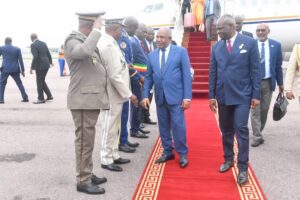 Ce même Vendredi 27 octobre 2023, le Chef du Gouvernement a accueilli le Président Comorien et Président en exercice de l'Union Africaine,