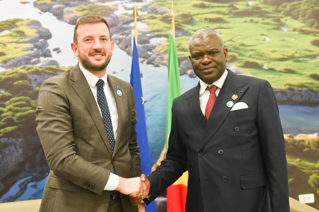 Anatole Collinet MAKOSSO a présidé la cérémonie de signature de la feuille de route du partenariat sur les forêts entre la République du Congo et l'Union Européenne. 
