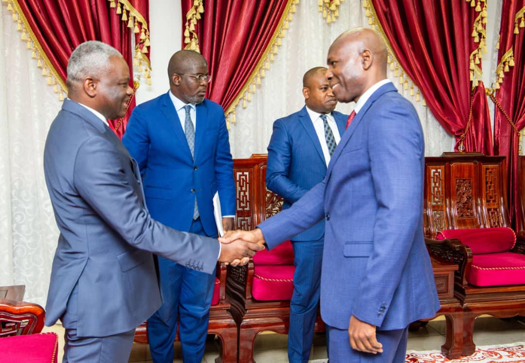 Le Premier Ministre, Chef du Gouvernement Anatole Collinet MAKOSSO a reçu en audience M. Cheick Kanté, Directeur des Opérations de la Banque Mondiale pour le Congo