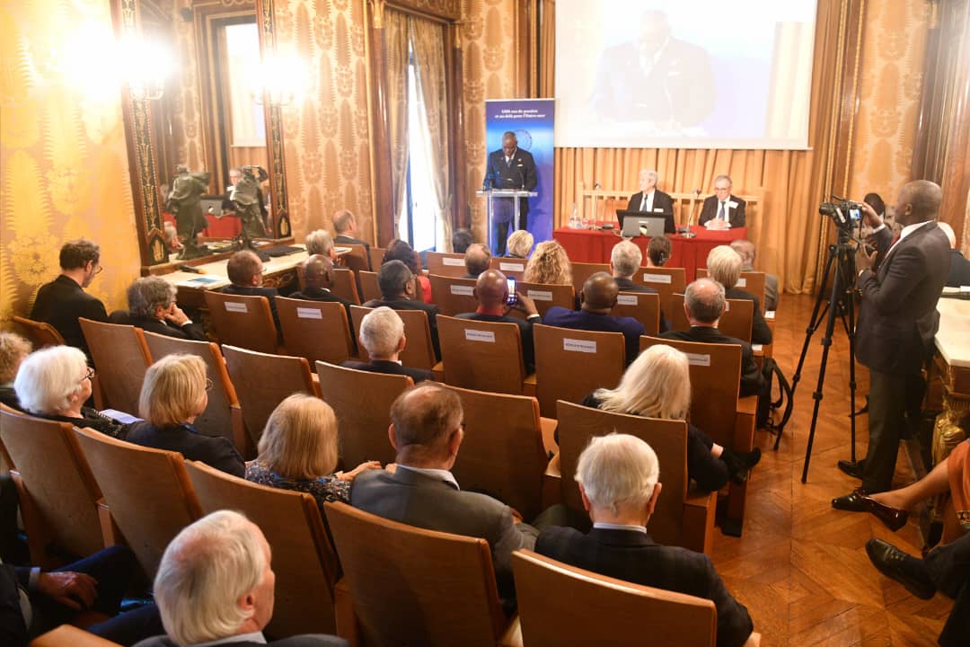  le Premier Ministre, Chef du Gouvernement Anatole Collinet MAKOSSO a pris part à l'hommage re du par l'Académie des Sciences d'outre-mer à Henri LOPES,