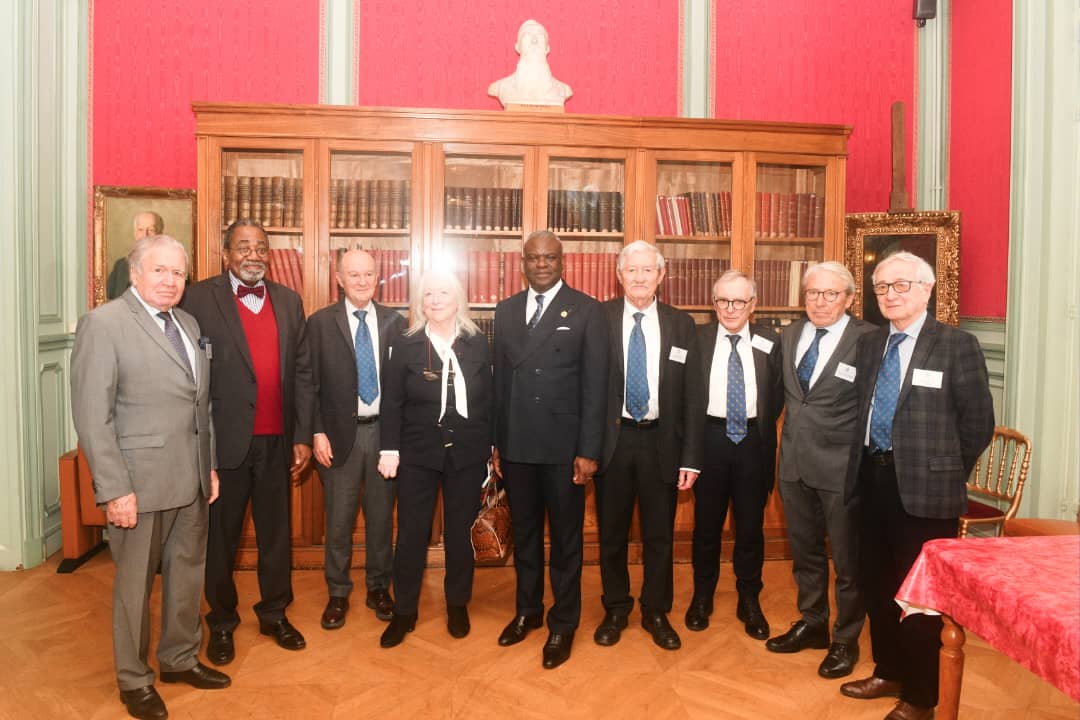  le Premier Ministre, Chef du Gouvernement Anatole Collinet MAKOSSO a pris part à l'hommage re du par l'Académie des Sciences d'outre-mer à Henri LOPES,