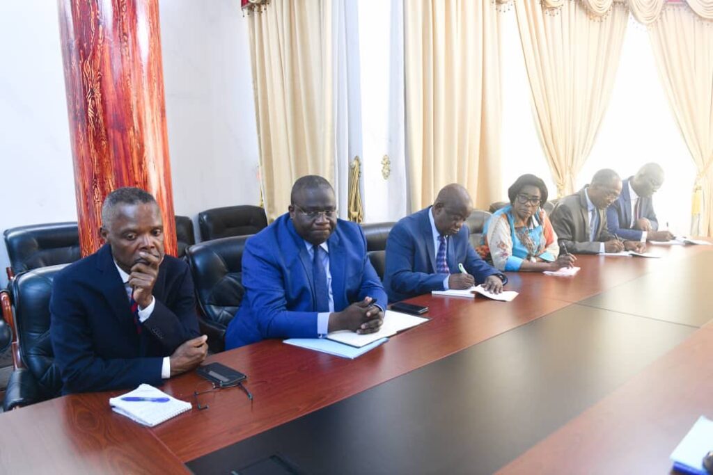 ordre national des pharmaciens du Congo présente ses excuses au Premier Ministre, Chef du Gouvernement Anatole Collinet MAKOSSO