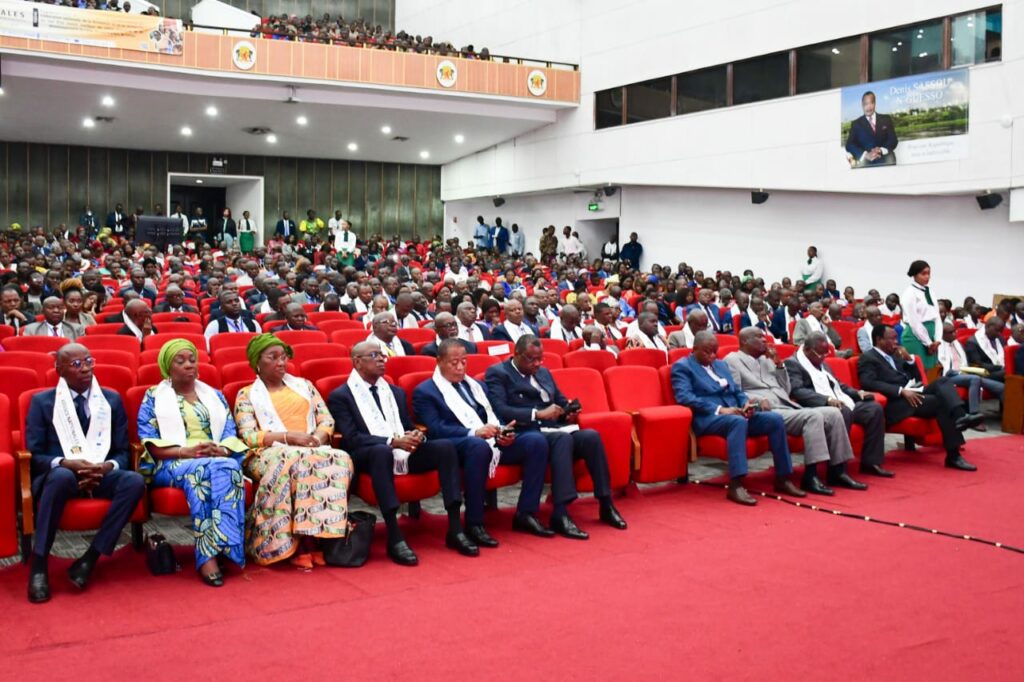 Le Premier Ministre, Chef du Gouvernement Anatole Collinet Makosso, a présidé  la cérémonie de clôture des Assises Nationales des États Généraux de l'Éducation nationale, de la formation et de la recherche/