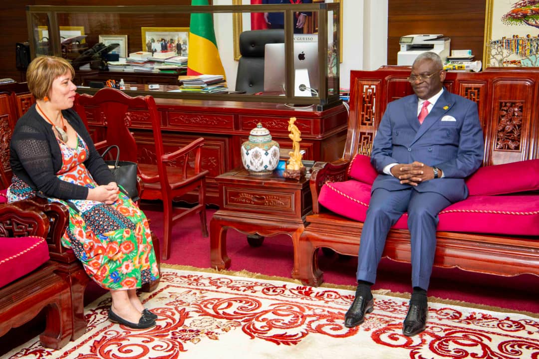 Le Premier Ministre, Chef du Gouvernement Anatole Collinet MAKOSSO a échangé avec leurs Excellences Mesdames, monsieur les Ambassadeurs de France, de Chine et de la Suisse au Congo.