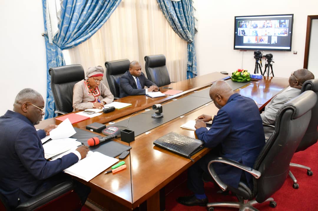 Le Premier ministre,Chef du Gouvernement Anatole Collinet Makosso a représenté le Président Denis Sassou Nguesso lors de la 16ème conférence des chefs d'État et de gouvernement de la CEMAC