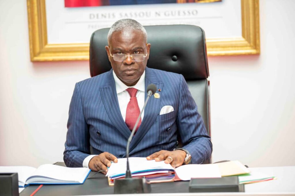 Le Premier Ministre, Chef du Gouvernement Anatole Collinet MAKOSSO a présidé la réunion du Conseil de Cabinet au Palais des congrès. 