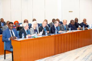 Le Premier Ministre, Chef du Gouvernement Anatole Collinet MAKOSSO, Membre Associé de L’Académie des Sciences d’Outre-Mer a donné le clap de fin du colloque international sur le thème  la Chine et l’Afrique.