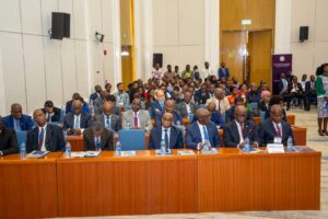 Le Premier Ministre, Chef du Gouvernement Anatole Collinet MAKOSSO, Membre Associé de L’Académie des Sciences d’Outre-Mer a donné le clap de fin du colloque international sur le thème  la Chine et l’Afrique.