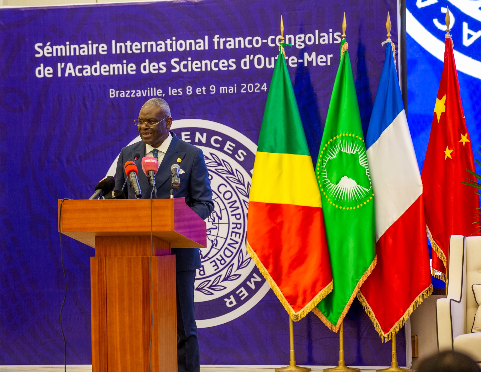 Le Premier Ministre, Chef du Gouvernement Anatole Collinet MAKOSSO, Membre Associé de L’Académie des Sciences d’Outre-Mer a donné le clap de fin du colloque international sur le thème la Chine et l’Afrique.