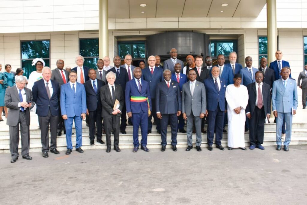 Le Premier Ministre  Chef du Gouvernement, Anatole Collinet MAKOSSO a ouvert la réunion de réflexion des membres africains de l'Académie Nationale de Médecine France