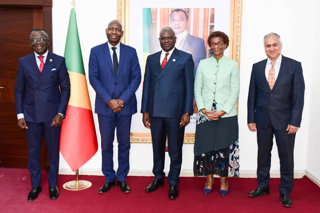 Anatole Collinet Makosso a reçu en audience une délégation de la Banque mondiale conduite par M. Cheick Fantamady Kanté