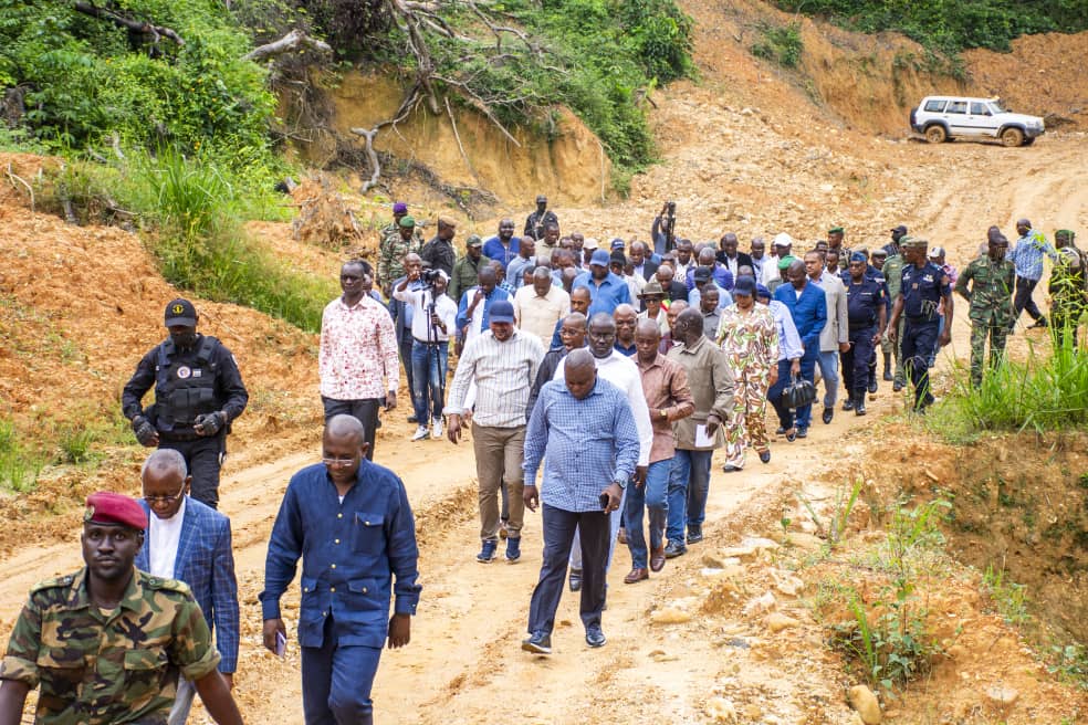le Premier Ministre Anatole Collinet MAKOSSO est descendu sur les lieux la réserve de biosphère de Dimonika (1)
