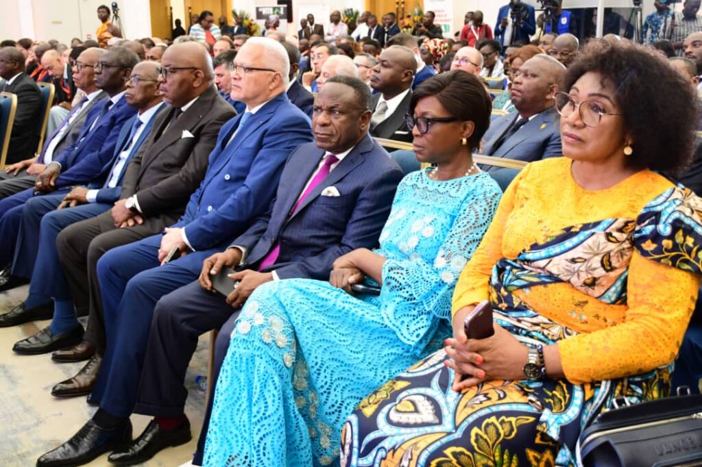 Le Premier Ministre, Chef du Gouvernement Anatole Collinet MAKOSSO a ouvert officiellement le Business Forum Italie-Congo.
