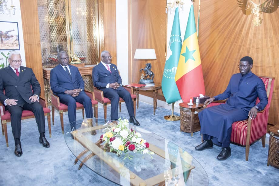 Anatole Collinet Makosso, a été reçu en audience par le président sénégalais, Bassirou Diomaye Faye