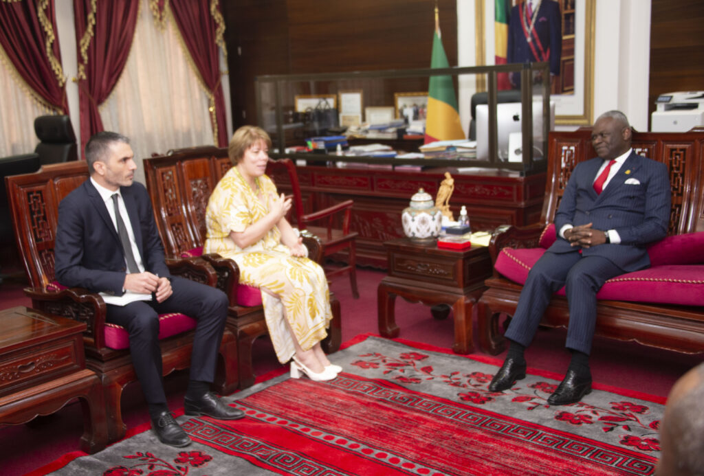 Anatole Collinet MAKOSSO s’est entretenu avec S.E.Mme Claire Bodonyi, Ambassadrice de France au Congo
