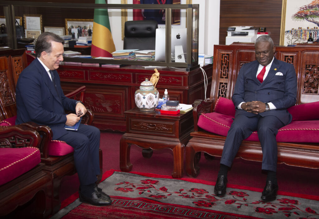 Le Premier Ministre reçoit SEM Enrico Nunziata , Ambassadeur d’Italie en République du Congo
