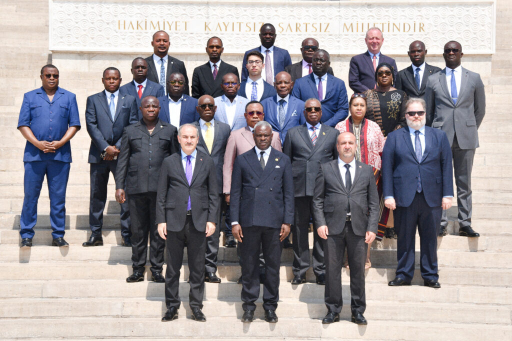 Anatole Collinet Makosso, s’est rendu ce dimanche 3 août 2025 au mausolée d’Anitkabir