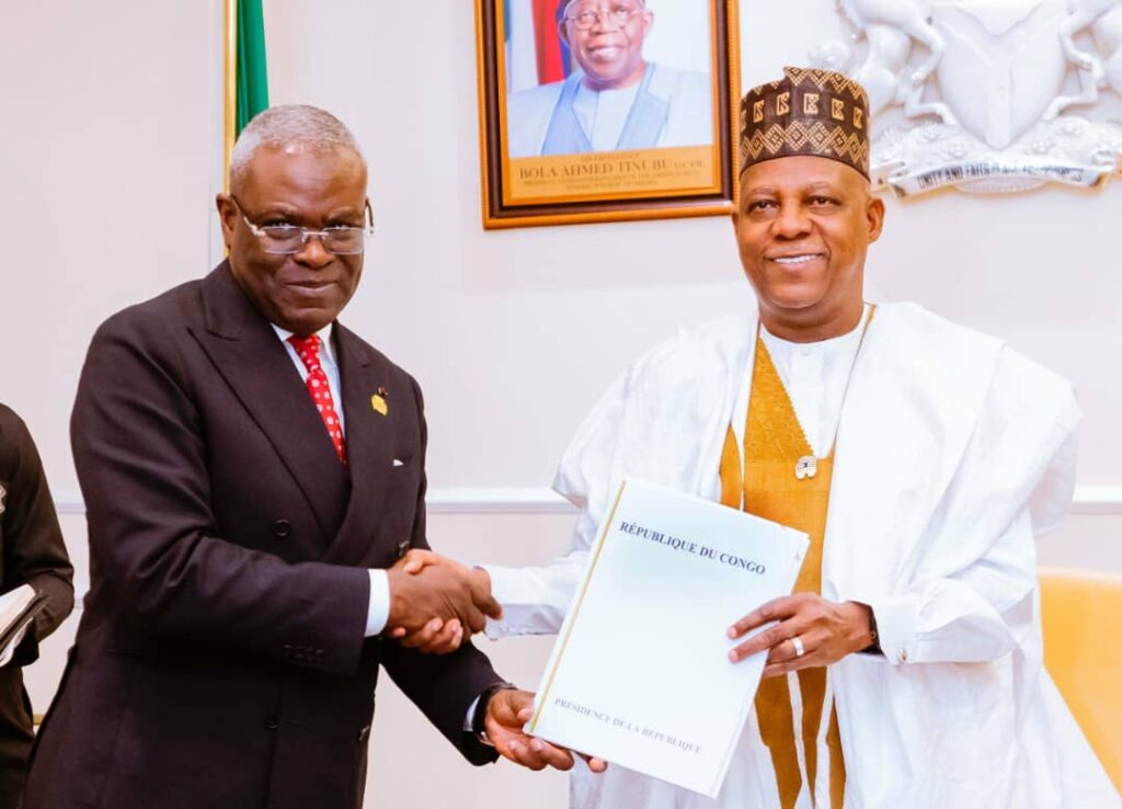 Le Premier Ministre, Chef du Gouvernement, est arrivé en fin de journée du 01 er août à Abuja, la capitale nigériane,