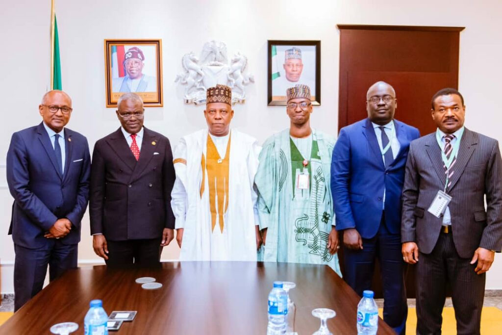 Le Premier Ministre, Chef du Gouvernement, est arrivé en fin de journée du 01 er août à Abuja, la capitale nigériane,