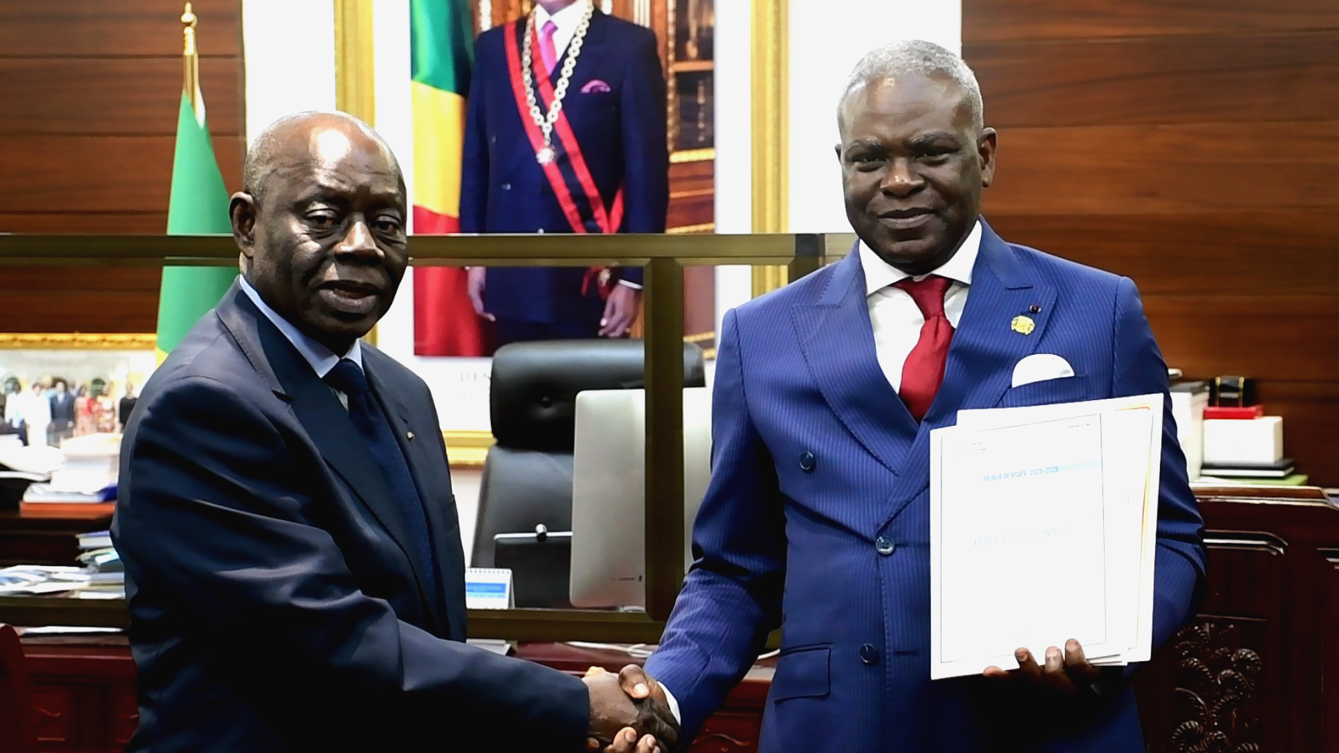 Le Premier Ministre, Chef du Gouvernement Anatole Collinet Makosso a reçu en audience le président de la Haute Autorité de Lutte contre la Corruption (HALC)
