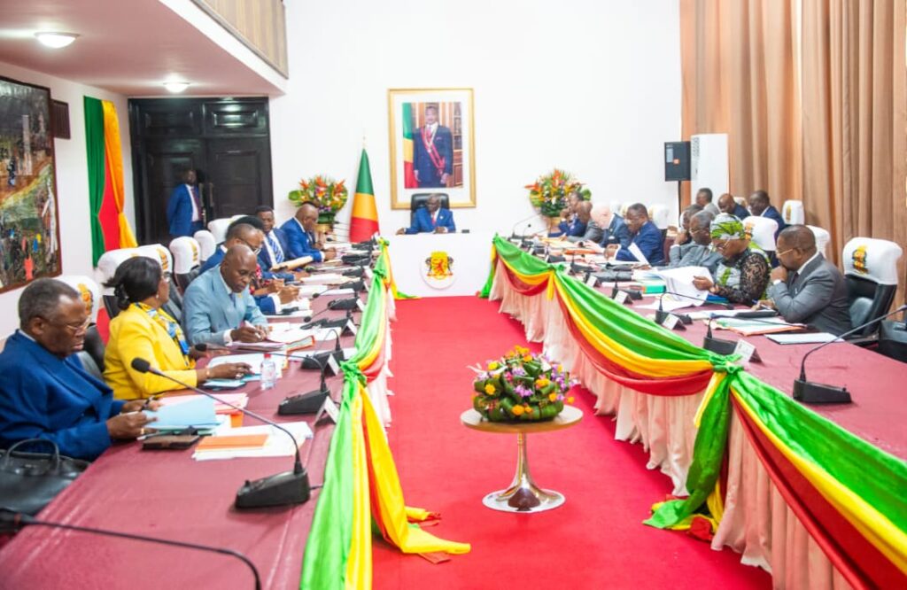 Le Premier Ministre, Chef du Gouvernement Anatole Collinet Makosso a présidé ce jeudi 8 Décembre 2024 à 10 heures, la réunion du Conseil de Cabinet au Palais des Congrès.