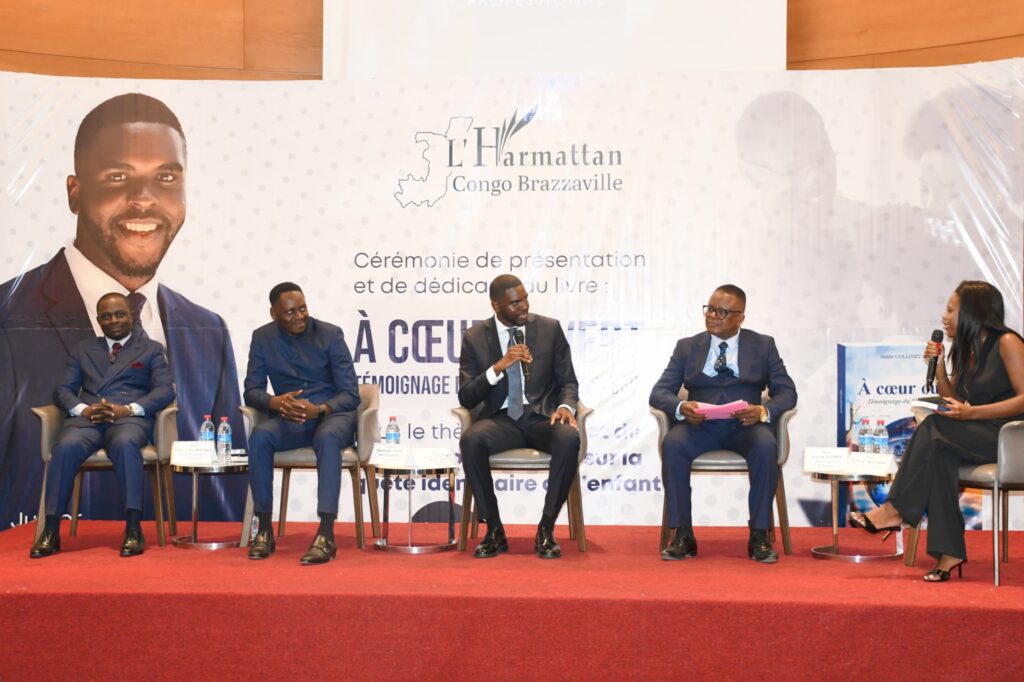 Le Premier ministre, Chef du Gouvernement, Anatole Collinet Makosso, a pris part à la cérémonie de présentation de l’ouvrage À cœur ouvert, témoignage du fils d’un messager, signé par Junior Collinet Makosso