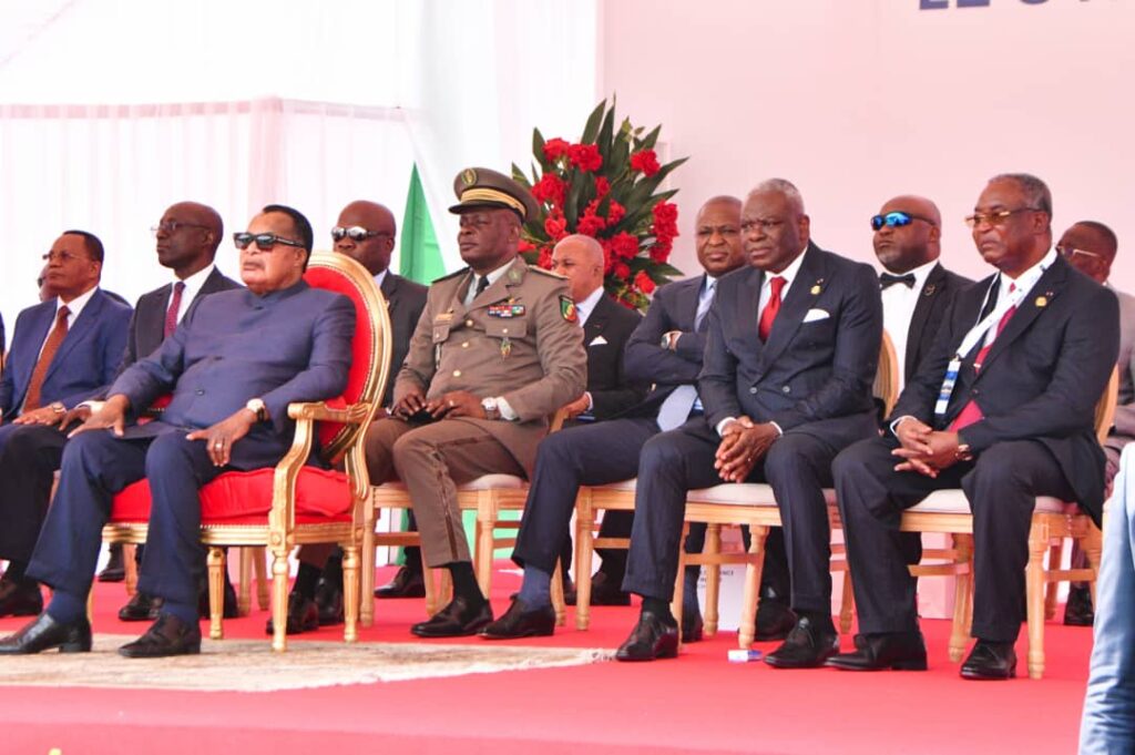 Le Premier Ministre, Chef du Gouvernement, Anatole Collinet MAKOSSO, a pris part, aux côtés du Président de la République, S.E.M Denis SASSOU-NGUESSO, à l’inauguration de l’hôpital de référence Ibara Mbembe d’Ollombo
